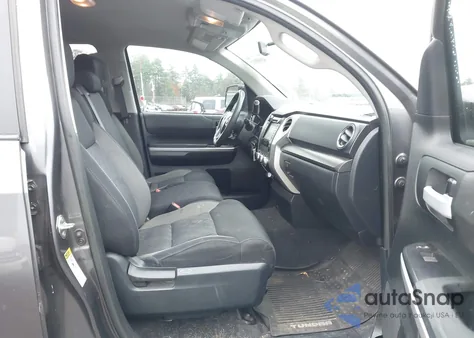 2017 Toyota Tundra Sr5 5.7L V8 z USA, uszkodzony, nr VIN 5TFUY5F14HX645289